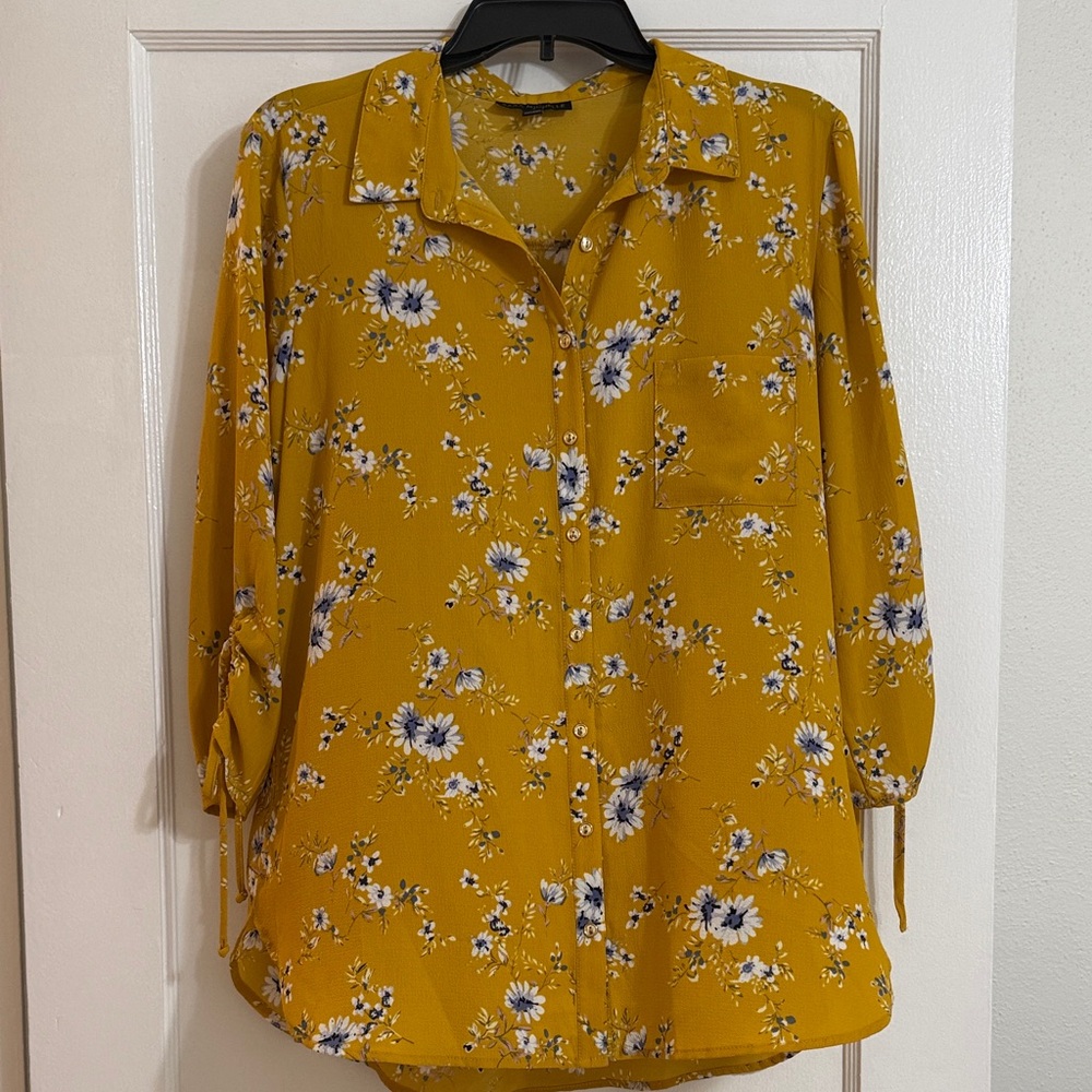 Sara Michelle Mustard Floral Button-Front Blouse